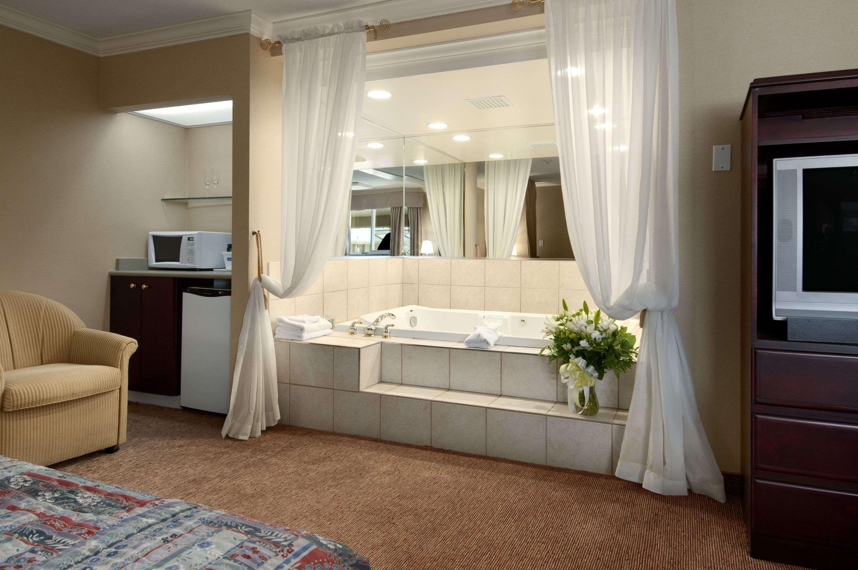 Travelodge By Wyndham Λάνγκλεϊ Εξωτερικό φωτογραφία