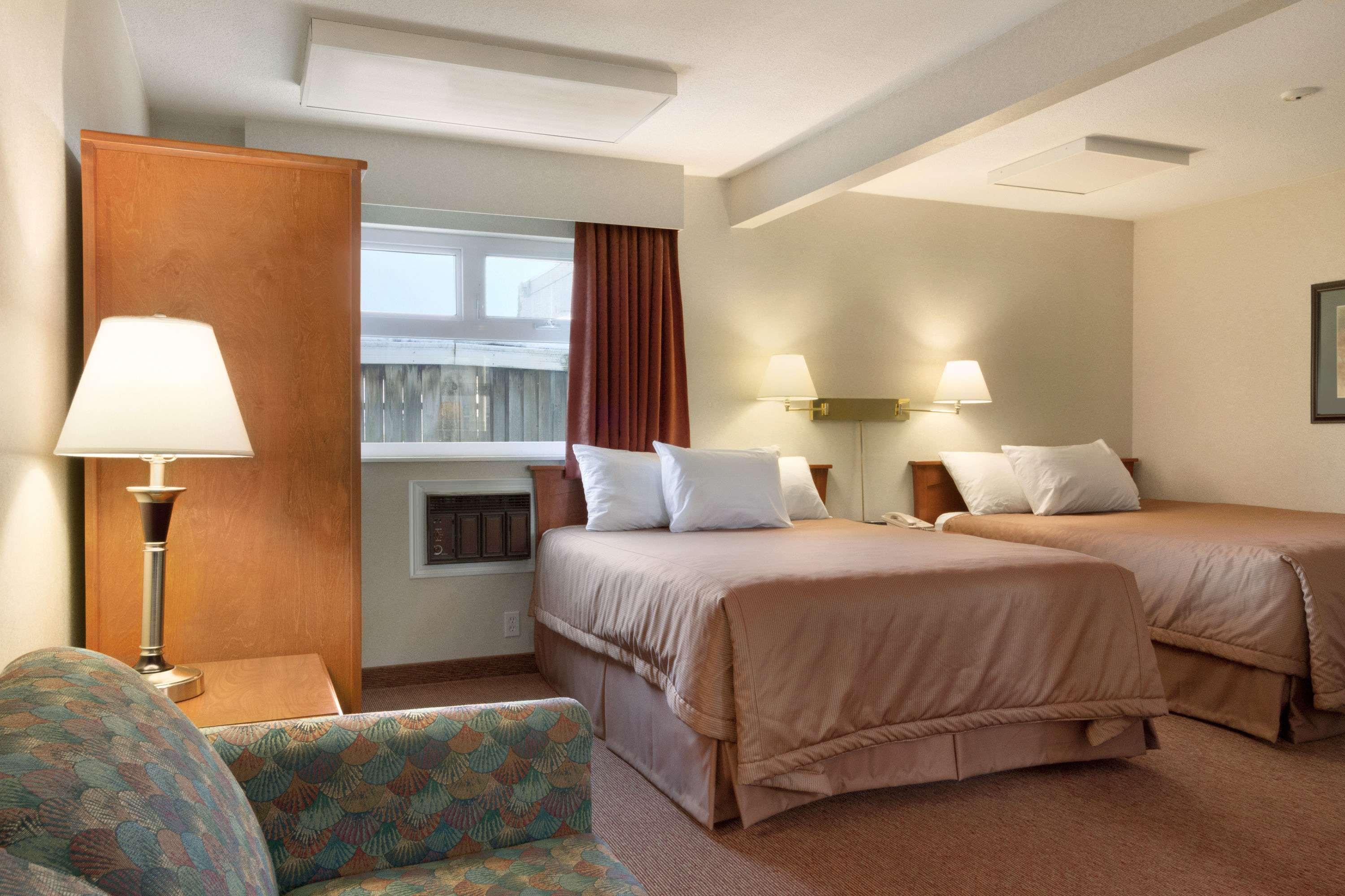Travelodge By Wyndham Λάνγκλεϊ Εξωτερικό φωτογραφία