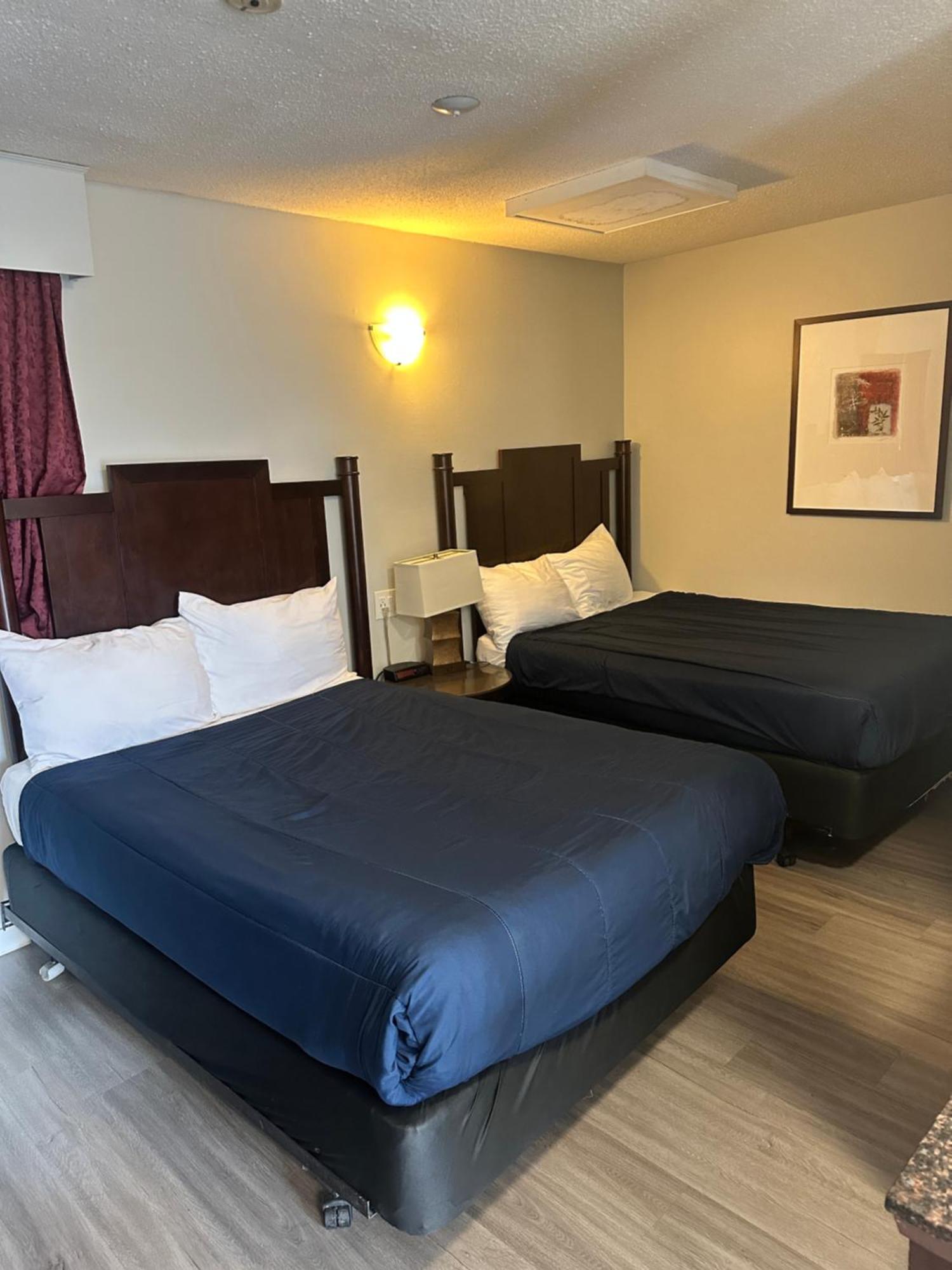 Travelodge By Wyndham Λάνγκλεϊ Εξωτερικό φωτογραφία