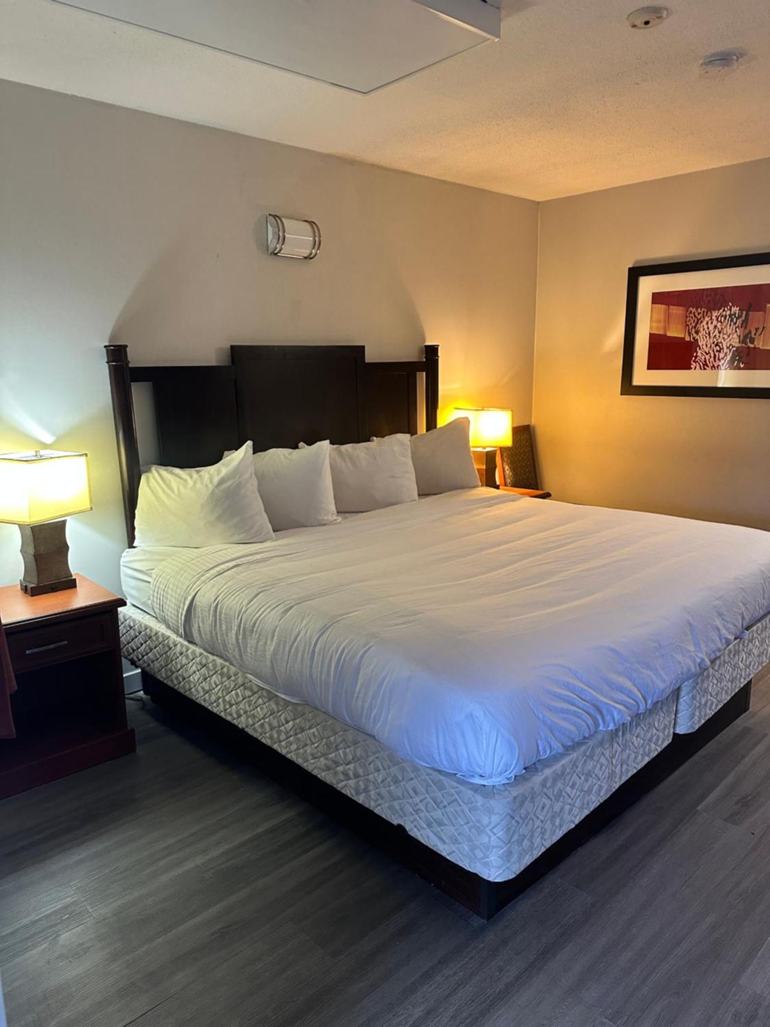 Travelodge By Wyndham Λάνγκλεϊ Εξωτερικό φωτογραφία