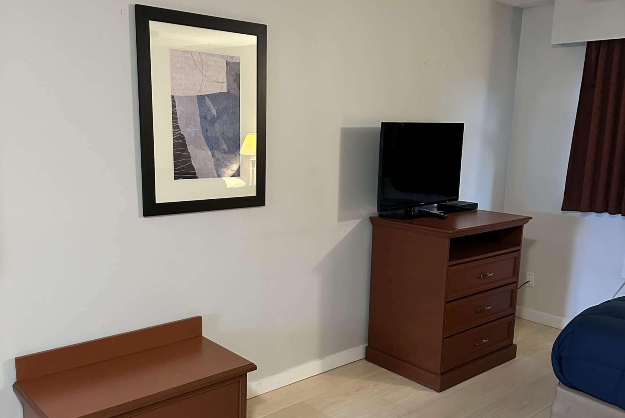 Travelodge By Wyndham Λάνγκλεϊ Εξωτερικό φωτογραφία