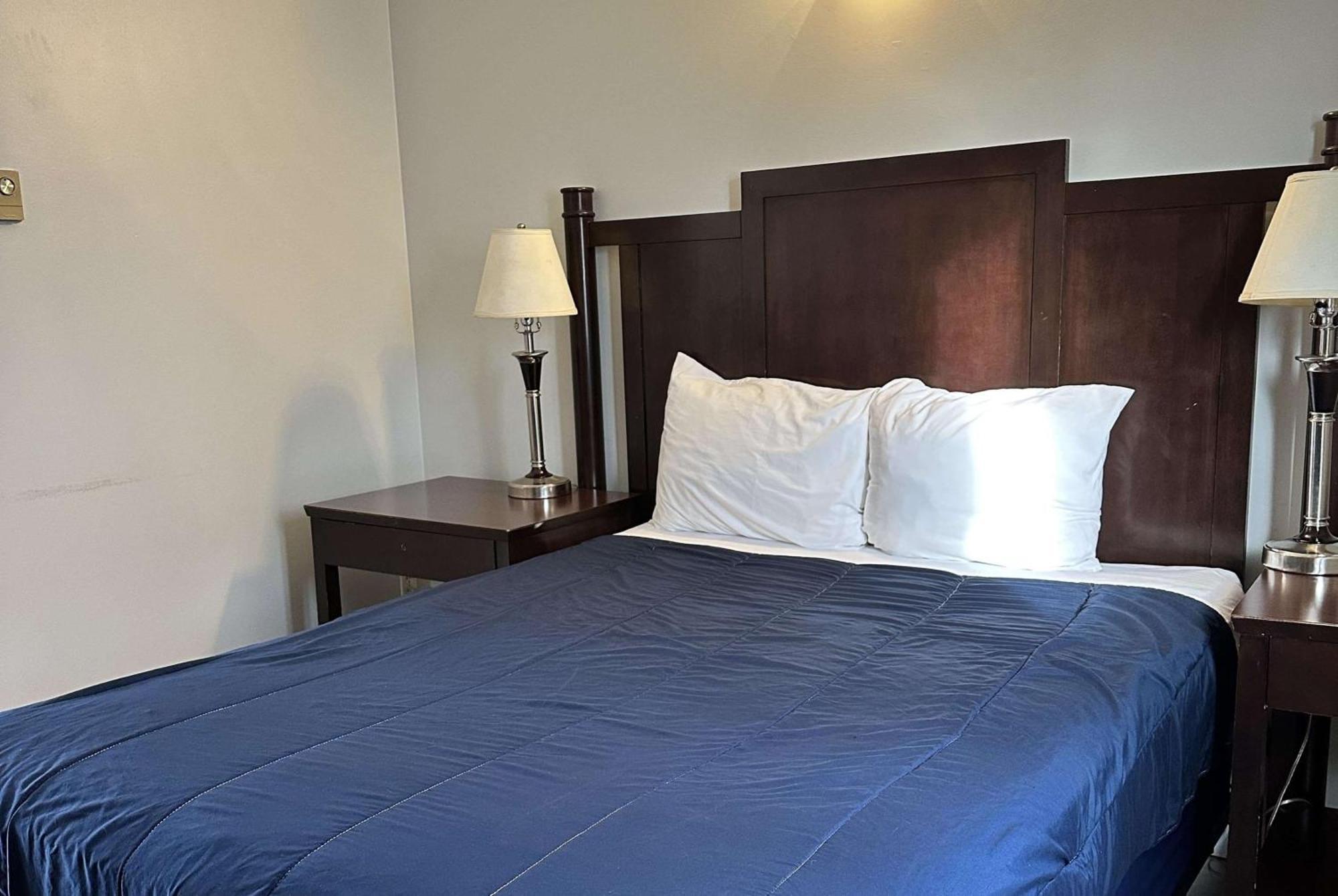 Travelodge By Wyndham Λάνγκλεϊ Εξωτερικό φωτογραφία