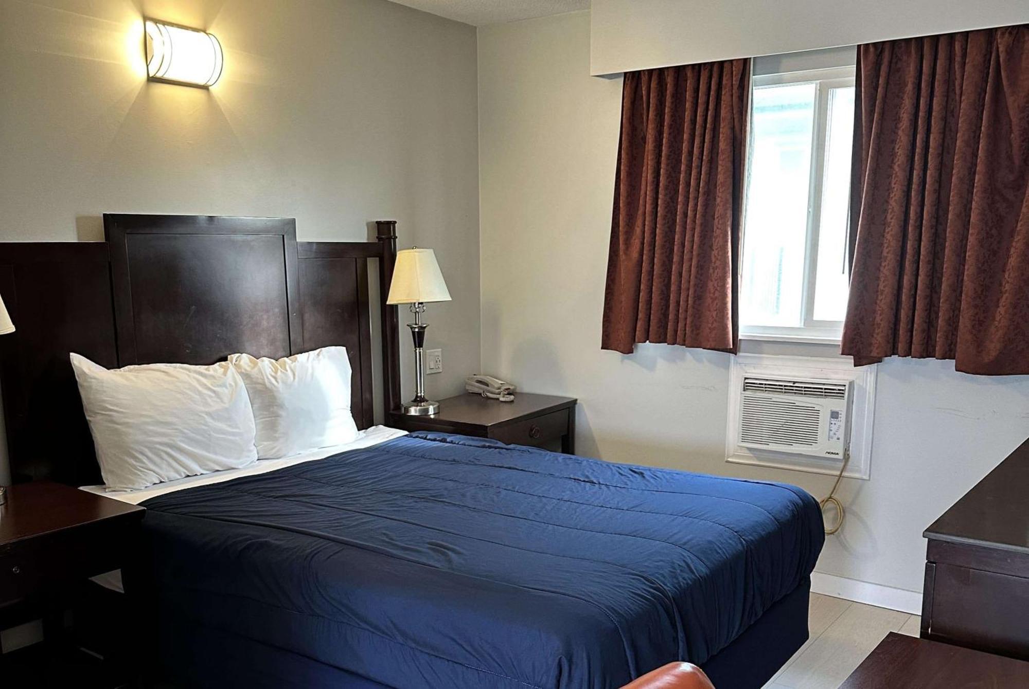 Travelodge By Wyndham Λάνγκλεϊ Εξωτερικό φωτογραφία